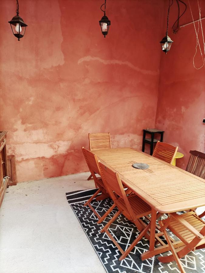 T2 Duplex "Chez Evelyne" Remoulins Exterior foto