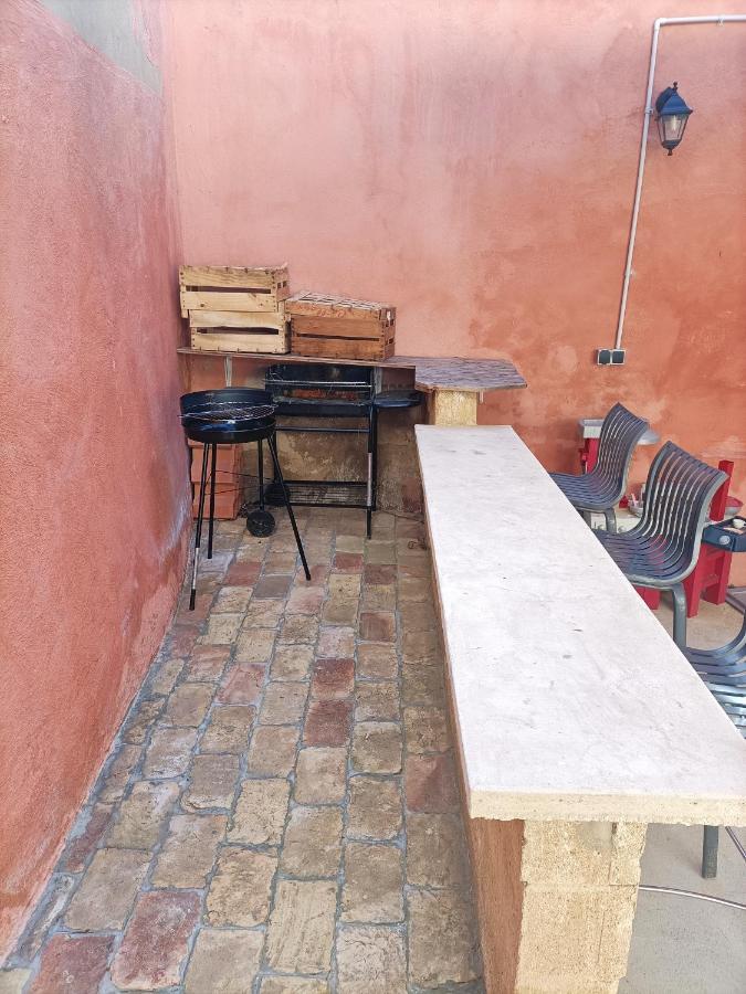 T2 Duplex "Chez Evelyne" Remoulins Exterior foto