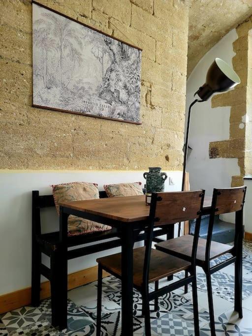 T2 Duplex "Chez Evelyne" Remoulins Exterior foto