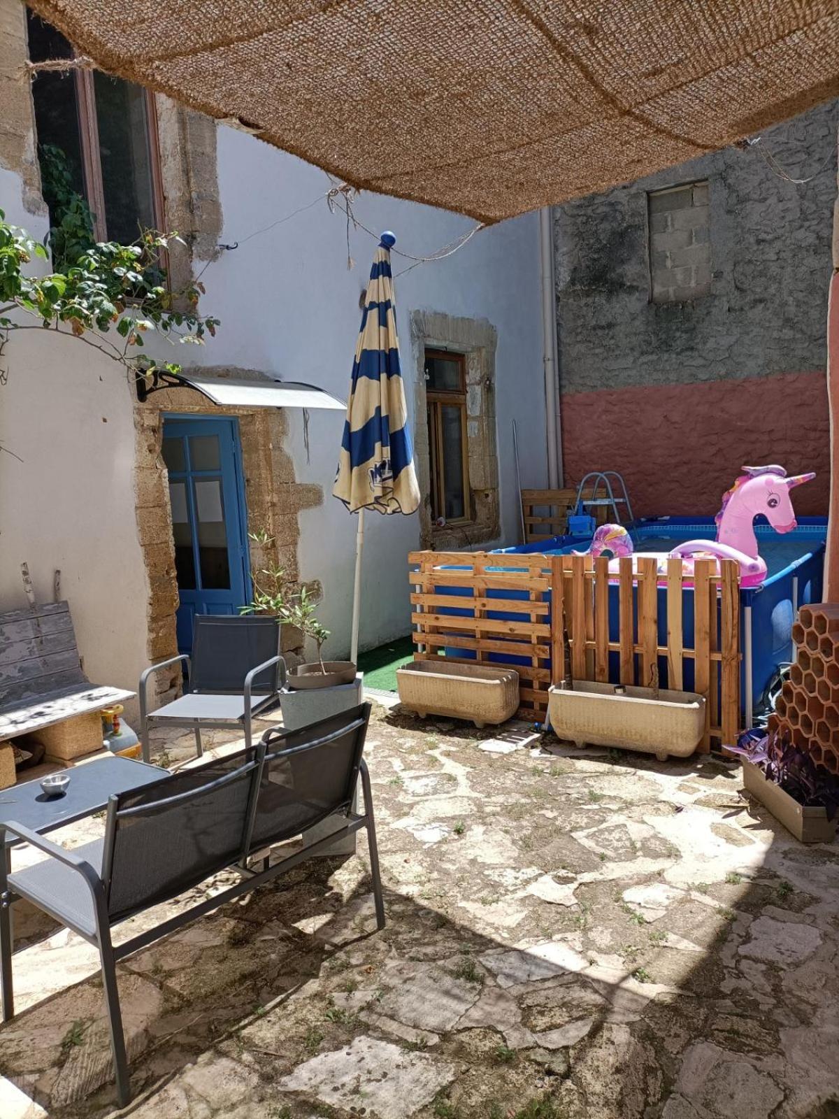 T2 Duplex "Chez Evelyne" Remoulins Exterior foto
