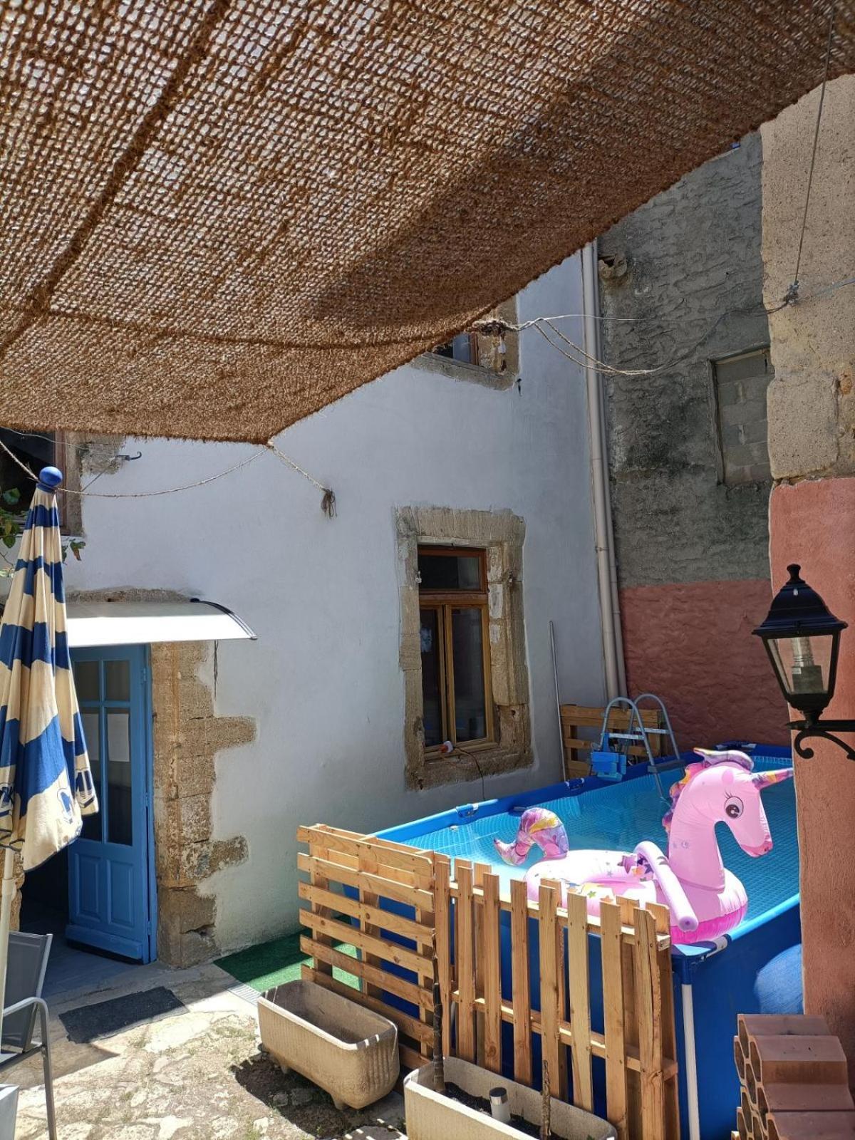 T2 Duplex "Chez Evelyne" Remoulins Exterior foto